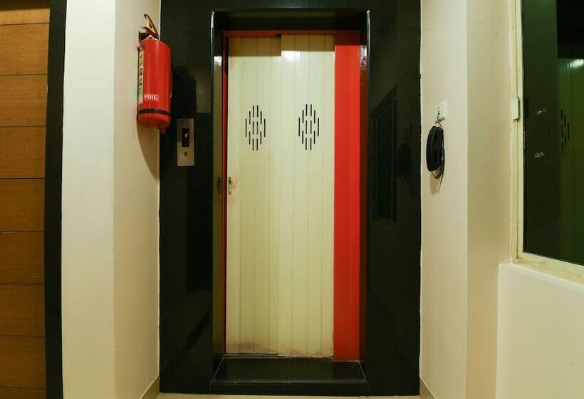 בית מלון כפרי Balaji Grand