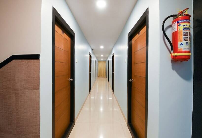 בית מלון כפרי Balaji Grand