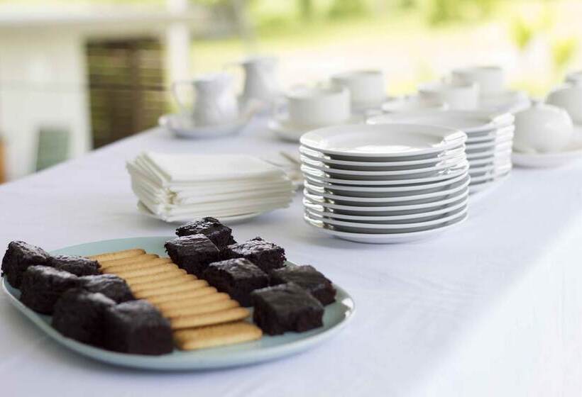 Crossroads Hotel Lae