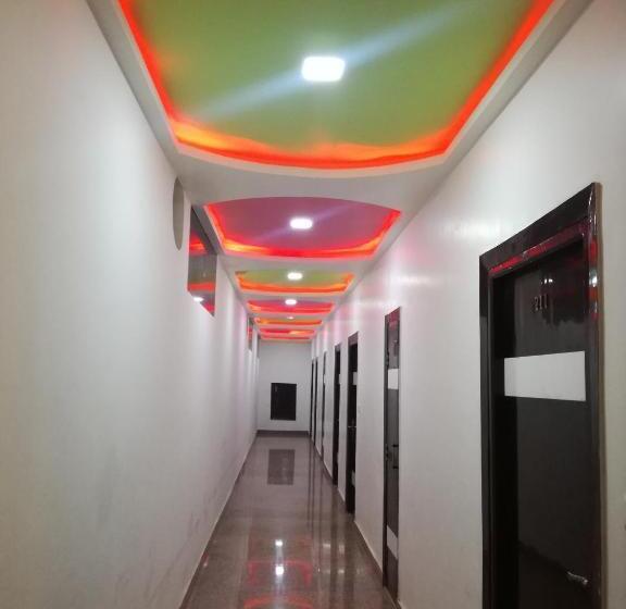 בית מלון כפרי Dhanraj Palace