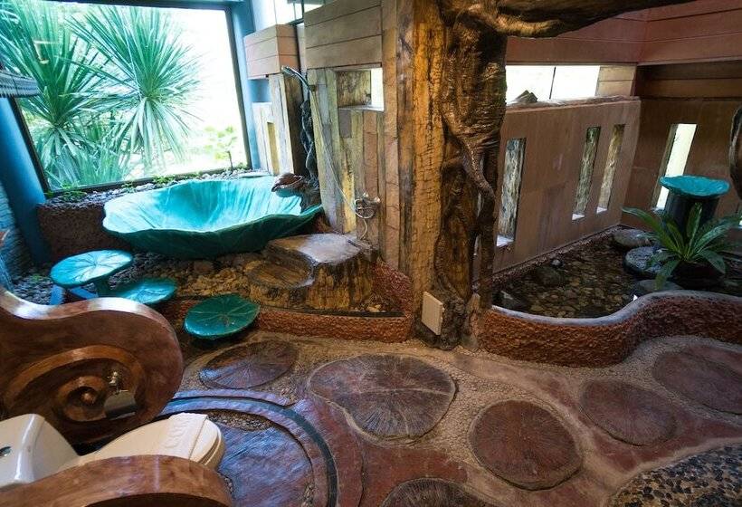 Отель E Outfitting Valley Resort