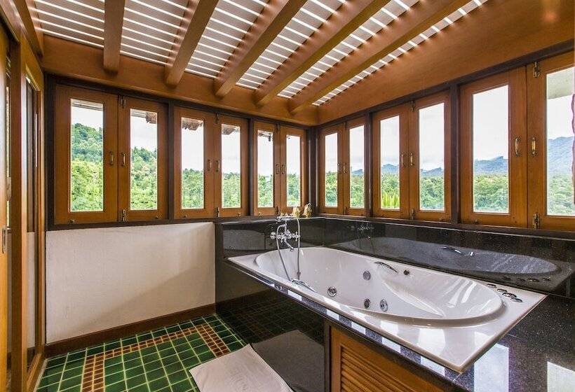 Отель E Outfitting Valley Resort