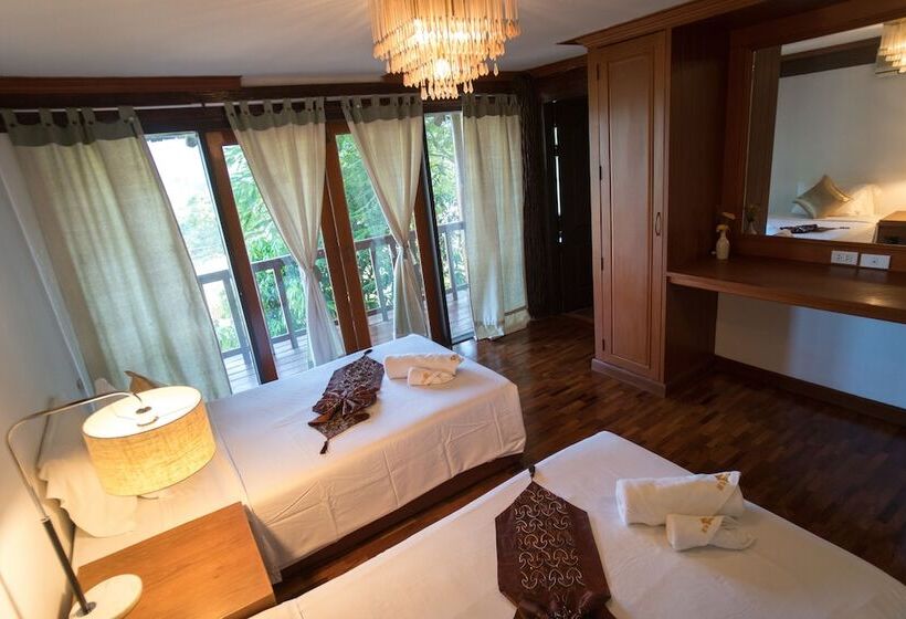 Отель E Outfitting Valley Resort