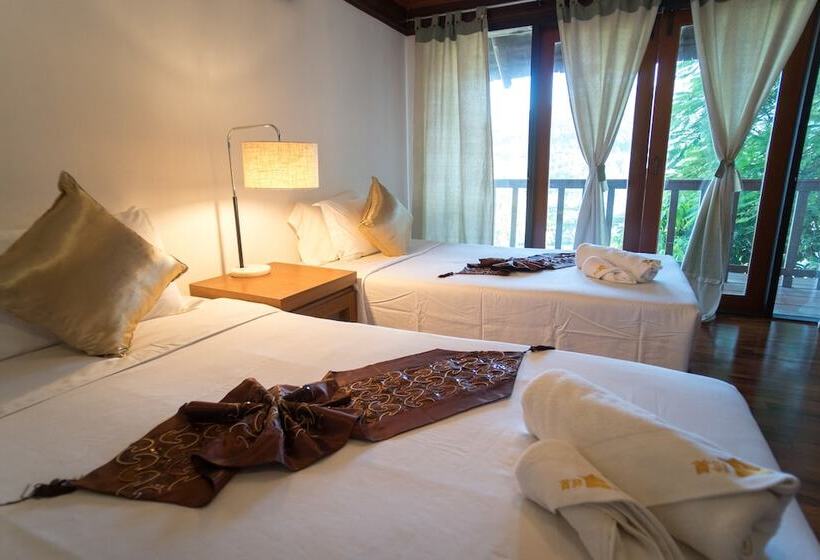 Отель E Outfitting Valley Resort