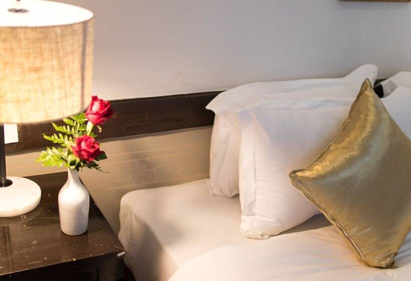 Отель E Outfitting Valley Resort