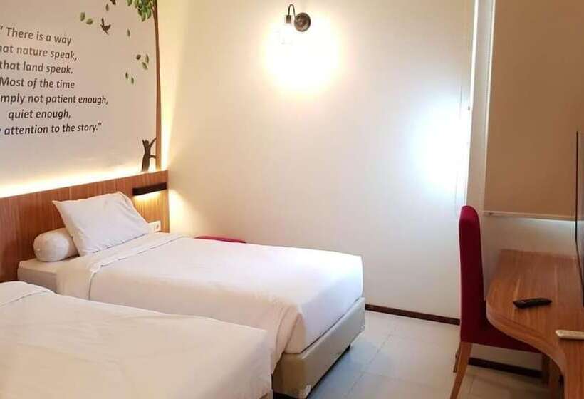 هتل Front One Resort Magelang