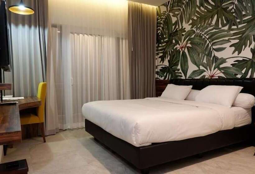 Szálloda Front One Resort Magelang