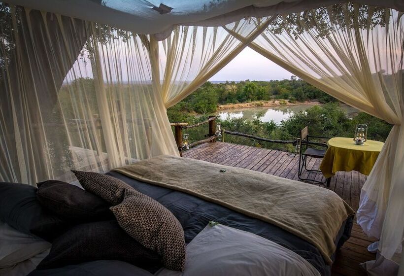 فندق Garonga Safari Camp