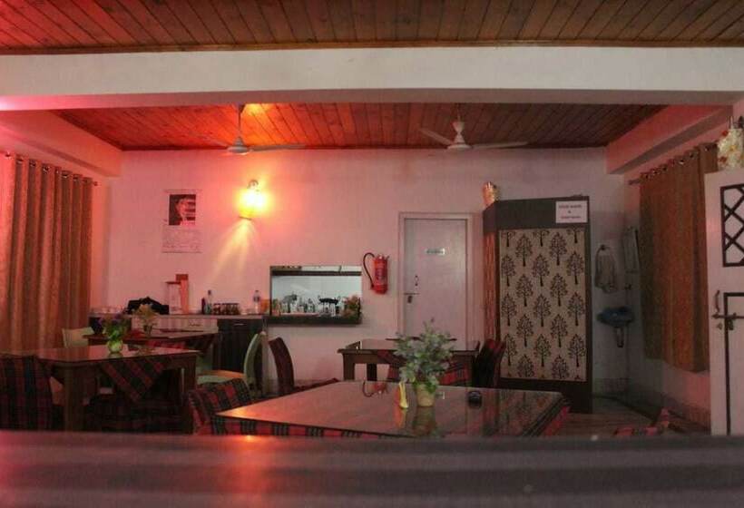 酒店 Golden Mahseer Riverside Resort