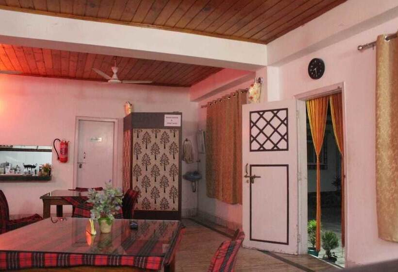 酒店 Golden Mahseer Riverside Resort