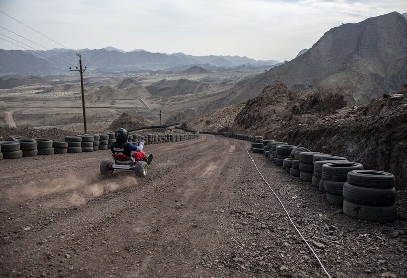 هتل Hatta Sedr Trailers Resort