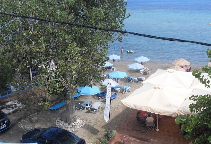 هتل Hercules Seafront Studios