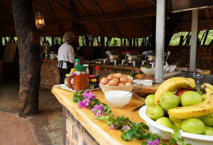 فندق Honeyguide Khoka Moya Camp