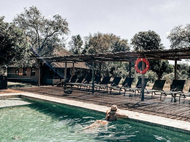 فندق Honeyguide Khoka Moya Camp