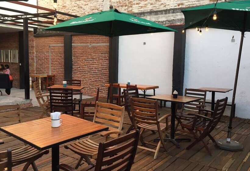 Отель Hostal Casa Viajero   Hostel