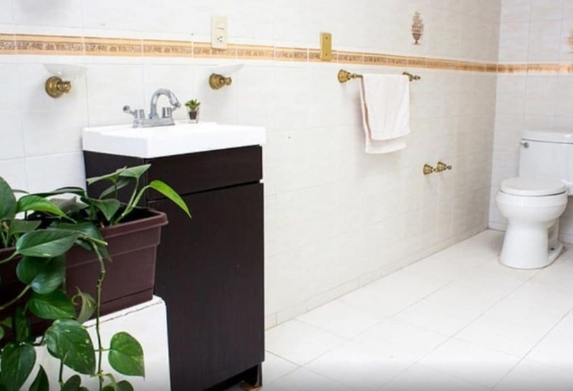 Отель Hostal Casa Viajero   Hostel