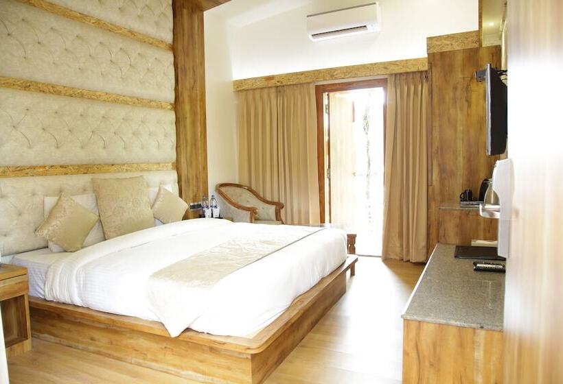 Отель Hunky Dory Resort
