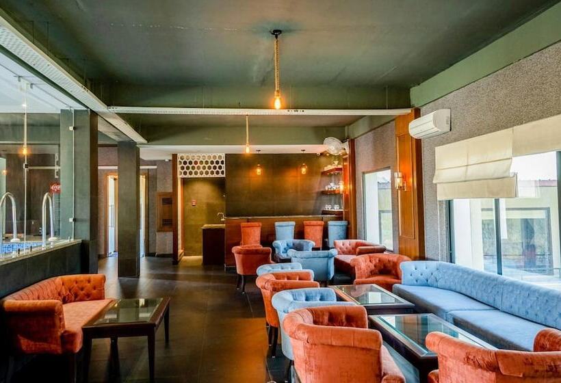 酒店 Justa Palampur Resort & Convention Centre