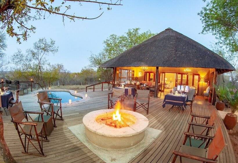 فندق Little Garonga