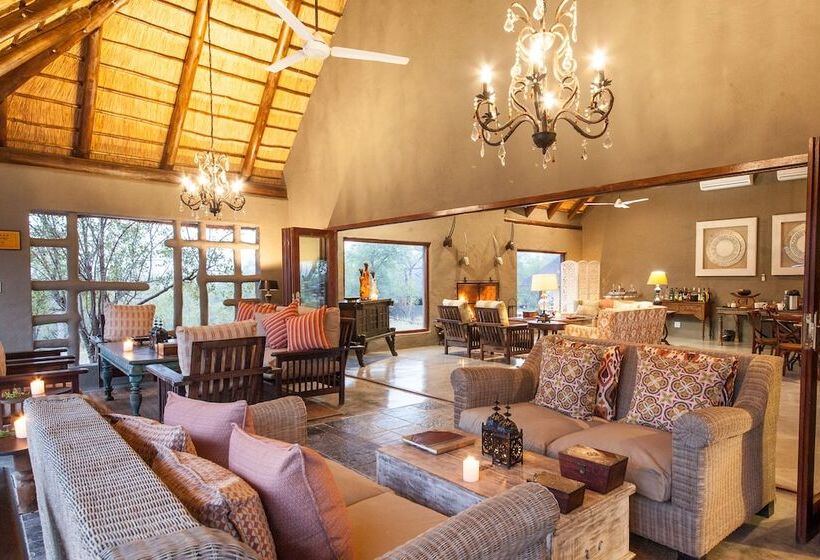 فندق Little Garonga