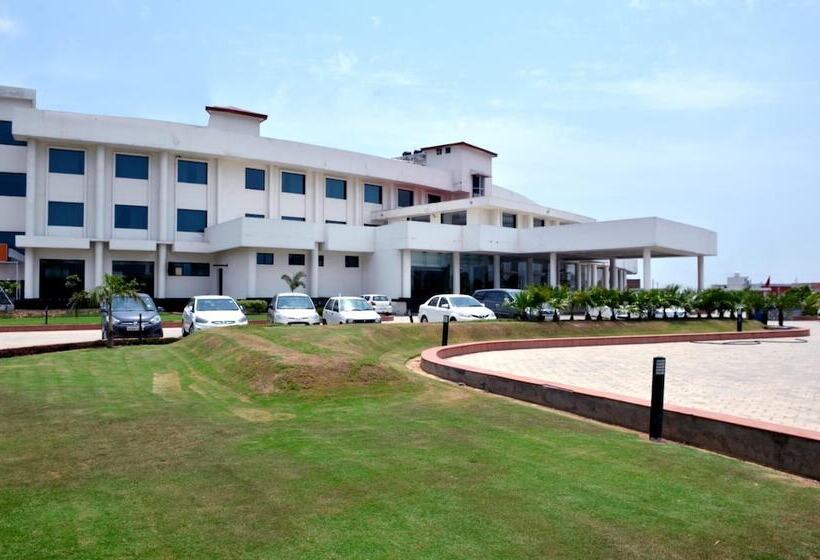 בית מלון כפרי Mm Continental