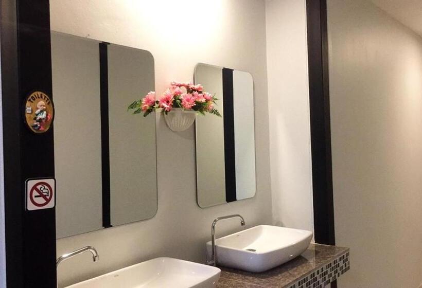 Hotel Nest Hostel Lipe