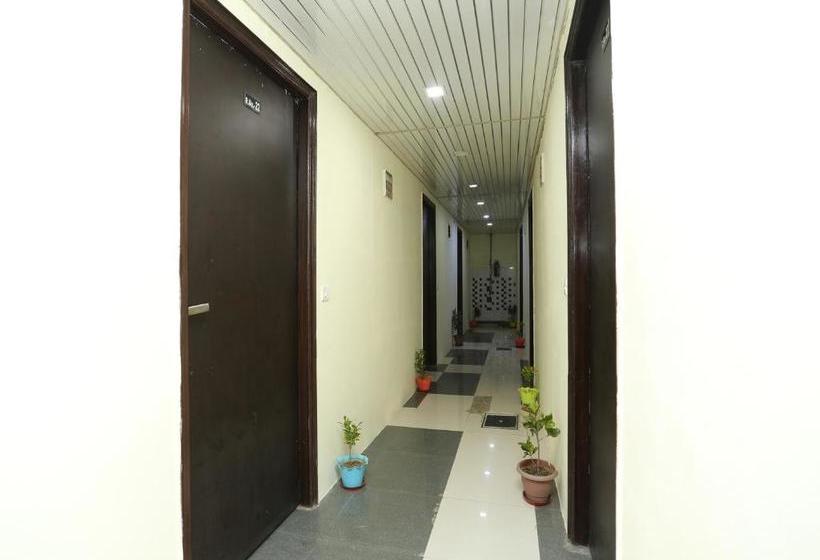 Отель Oyo 18530 Rest Inn