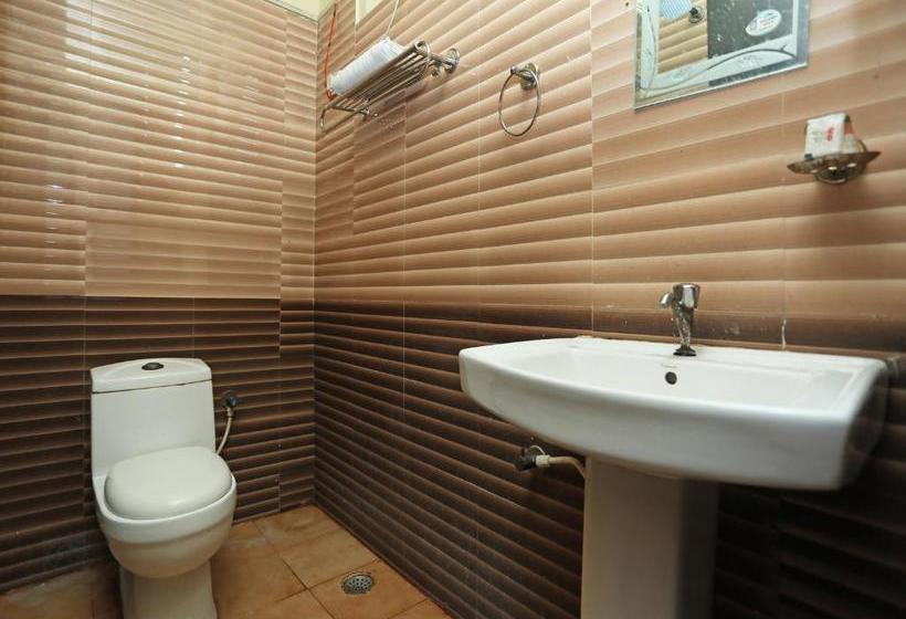 Отель Oyo 18530 Rest Inn