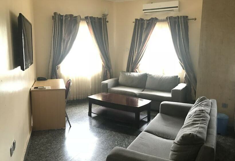 هتل Pentagon Luxury Suites Enugu