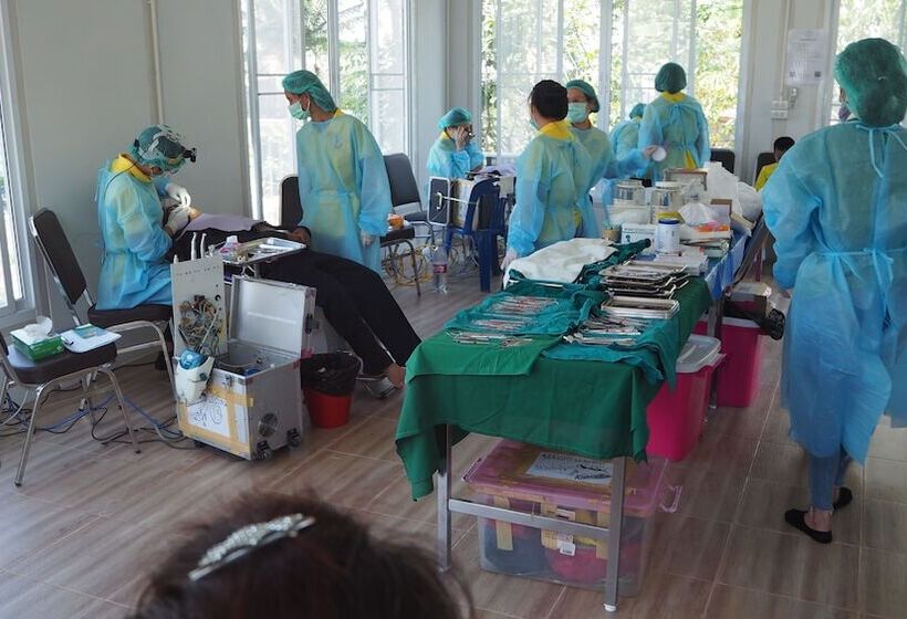 ホテル Suansaimai Resort