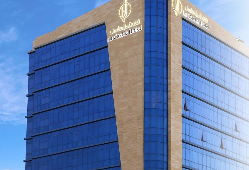 هتل The Castle Premium