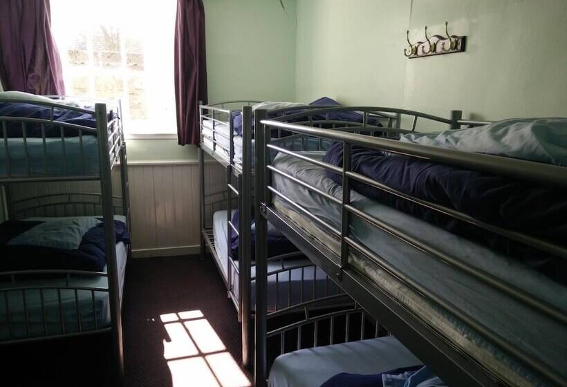 Отель The Smugglers Hostel