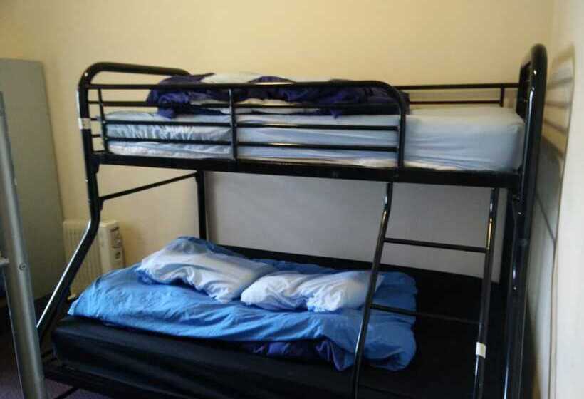 Отель The Smugglers Hostel