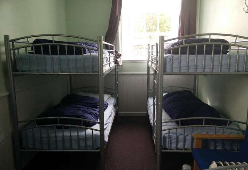 Отель The Smugglers Hostel