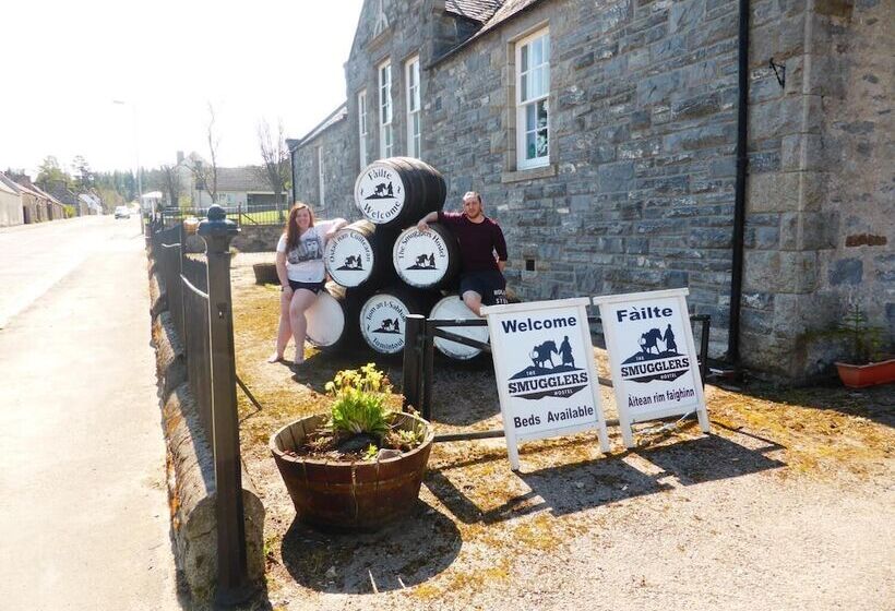 Отель The Smugglers Hostel