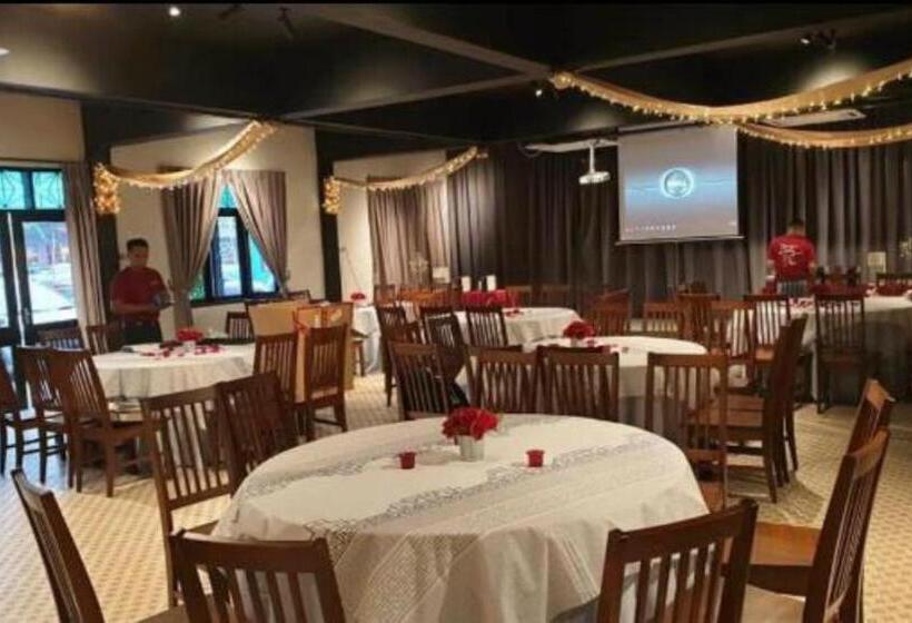 ホテル The Wood Boutique