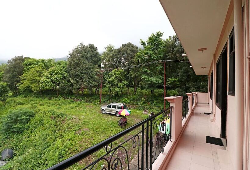 فندق Uk Retreat By Oyo Rooms