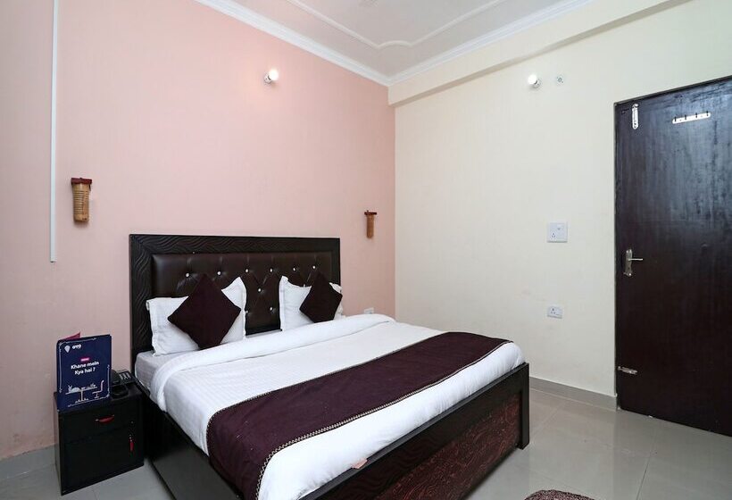 فندق Uk Retreat By Oyo Rooms