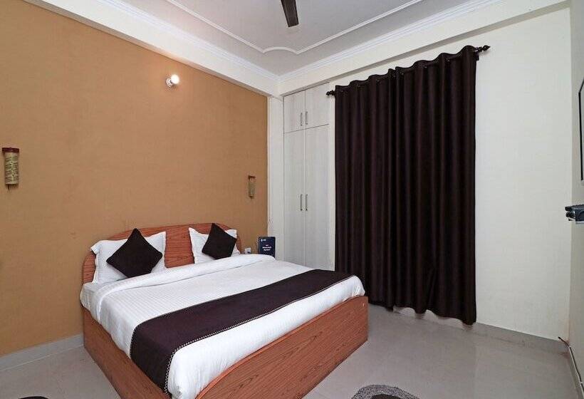 فندق Uk Retreat By Oyo Rooms