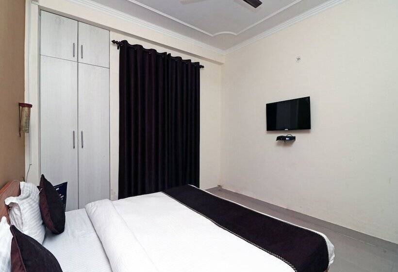 فندق Uk Retreat By Oyo Rooms