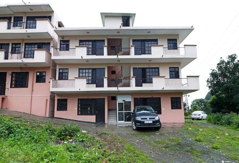 فندق Uk Retreat By Oyo Rooms