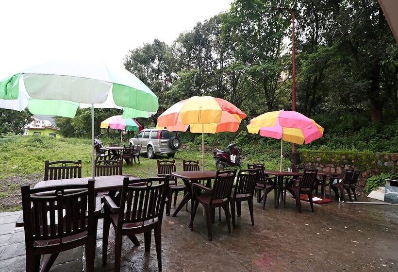 فندق Uk Retreat By Oyo Rooms