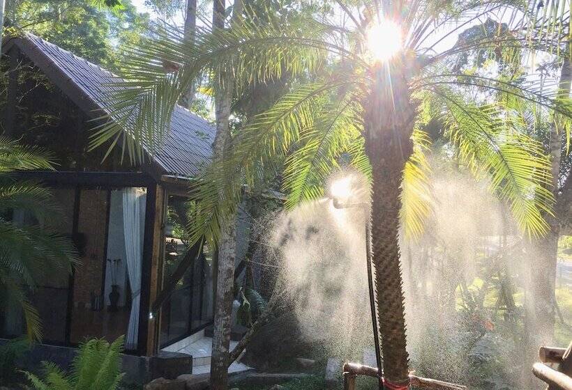 Отель Voraman Hut