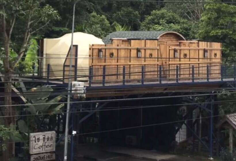 Отель Voraman Hut