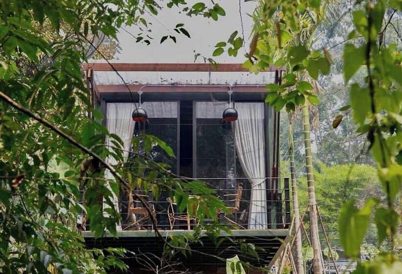 Отель Voraman Hut