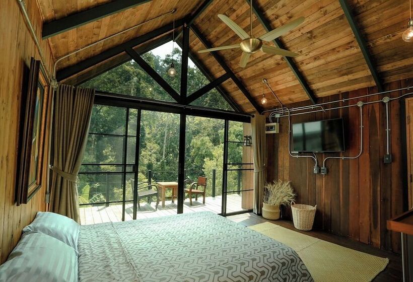 هتل Voraman Hut