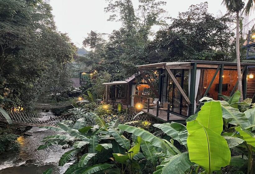 Отель Voraman Hut