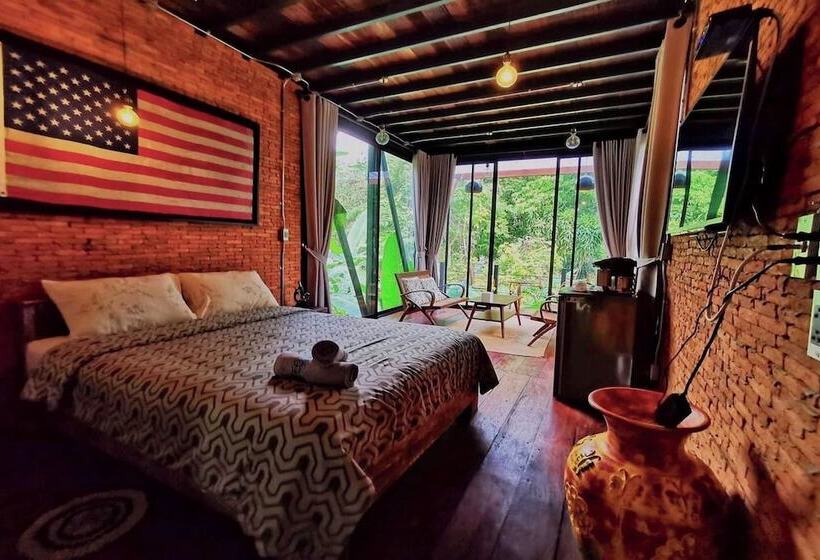 Отель Voraman Hut