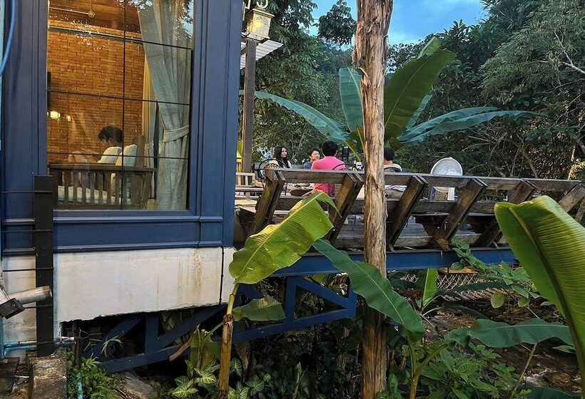 Отель Voraman Hut