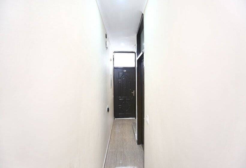 Oyo 16875 Hotel Skyz